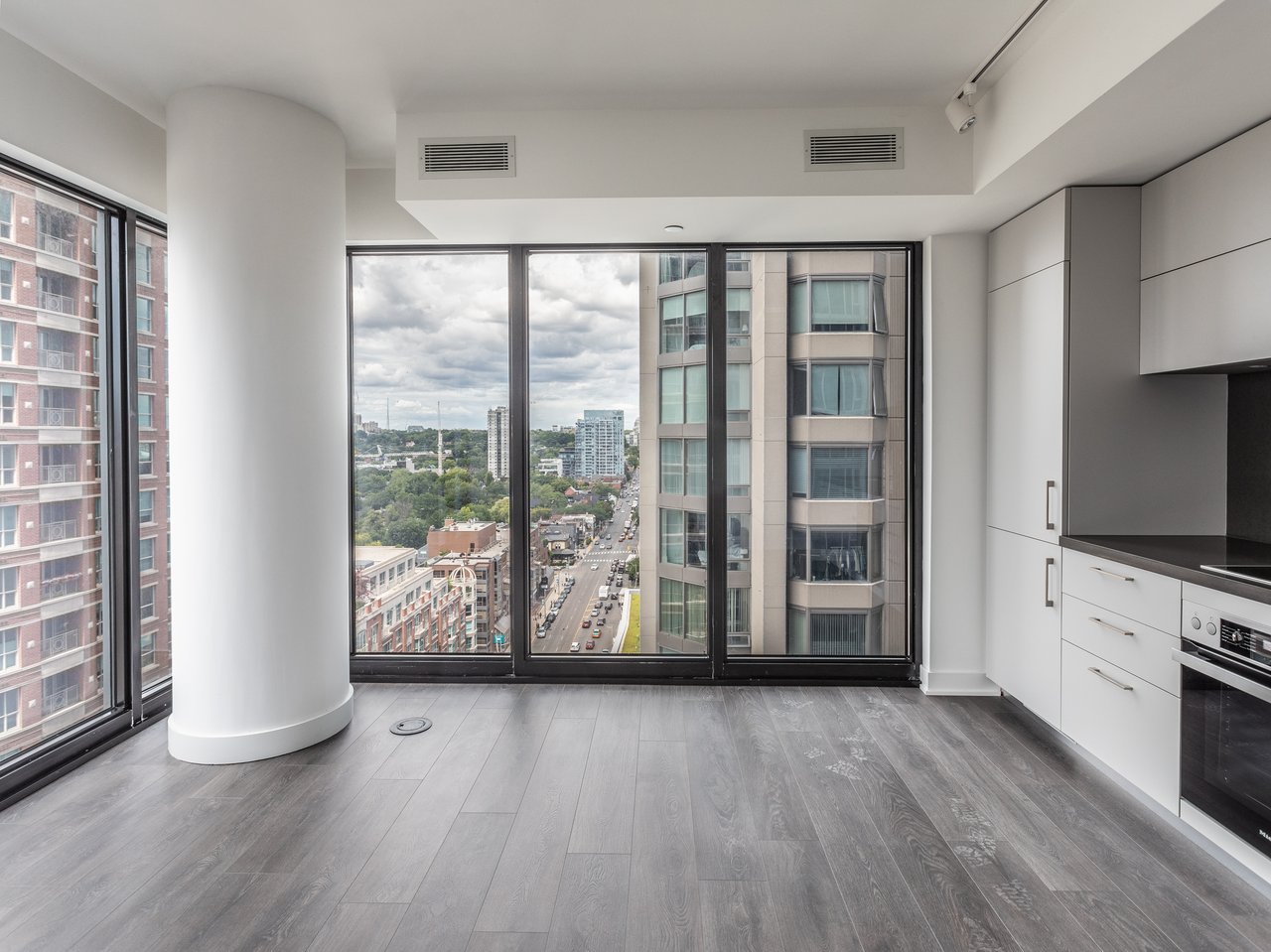 Cumberland Tower Suite 1812