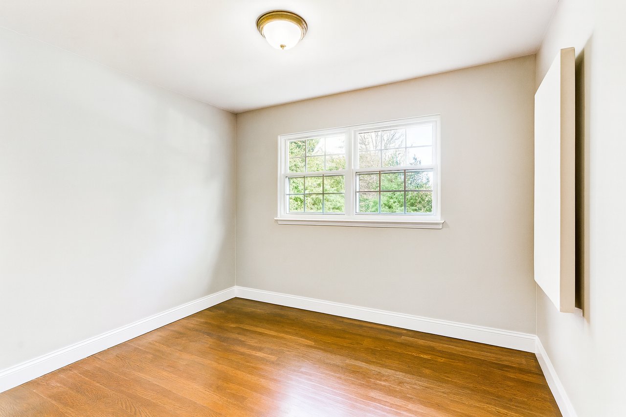 10 Chestnut Ridge Road