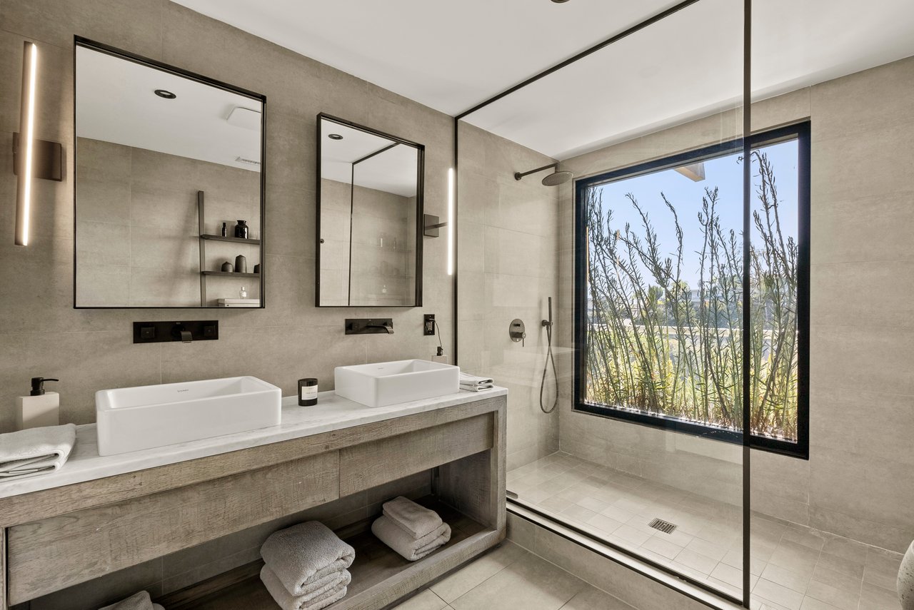 8460 Franklin Ave, hollywood hills