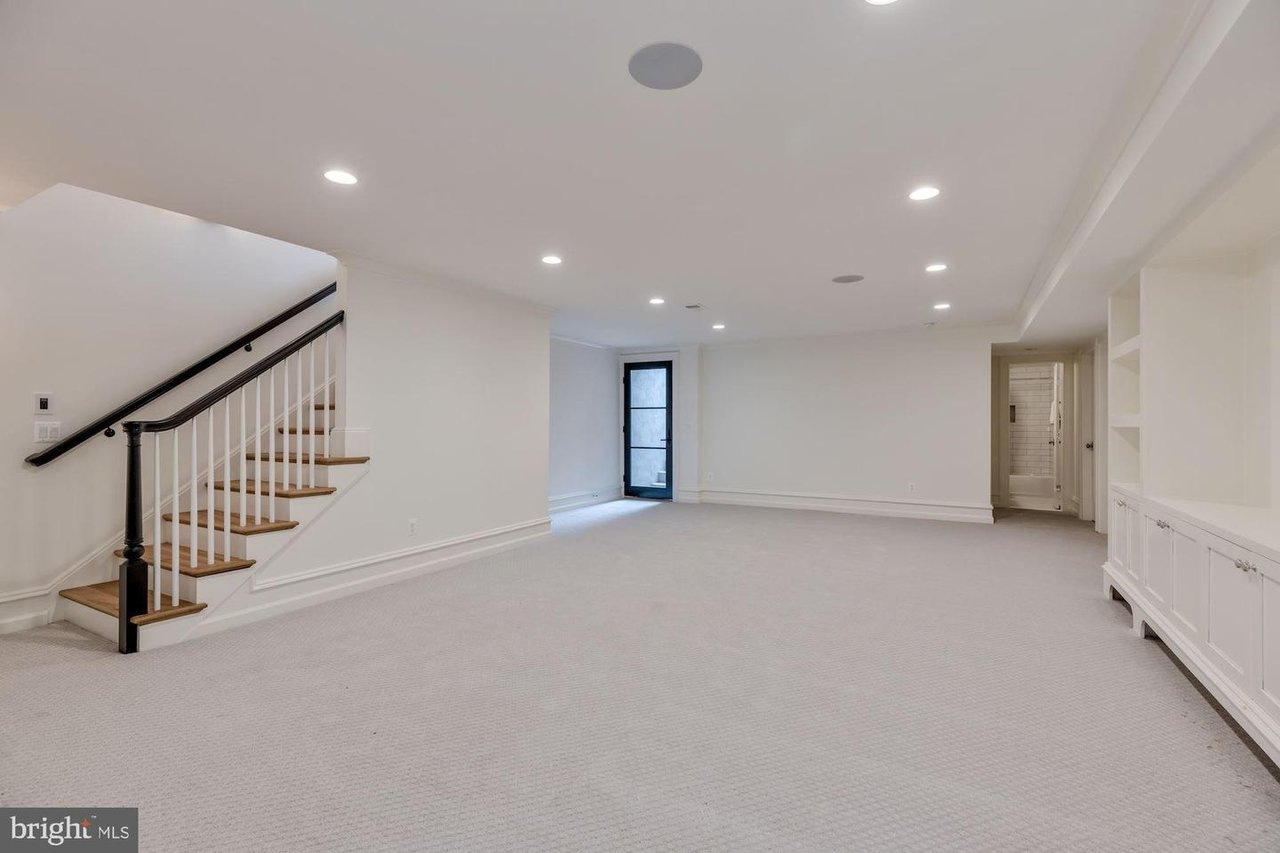 316 A St NE