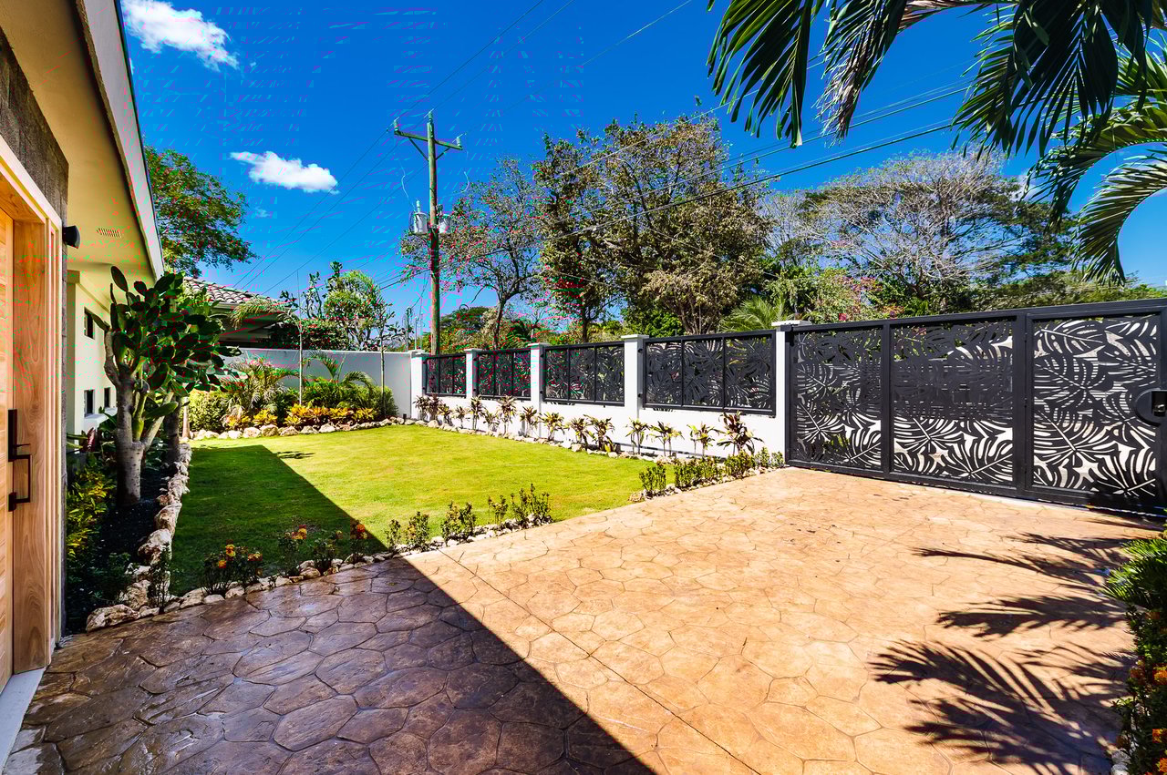 Casa Nueva Vida | Great investment property in Playa Potrero!