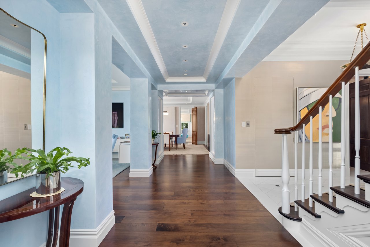 Georgian Waterfront Mansion on Everglades Island