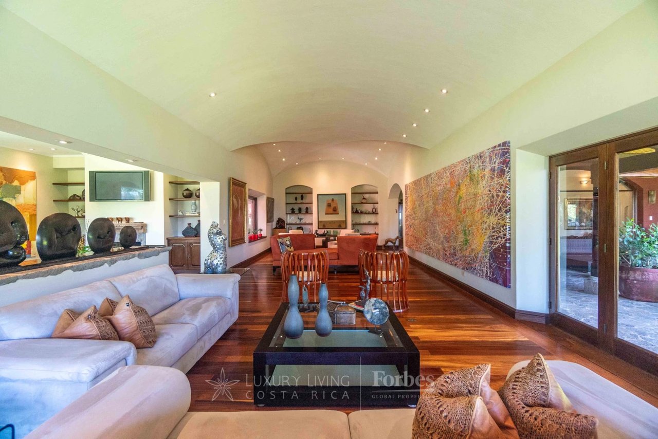 19759 - Architectural Hacienda Style Luxury Villa inTranquil Natural Oasis