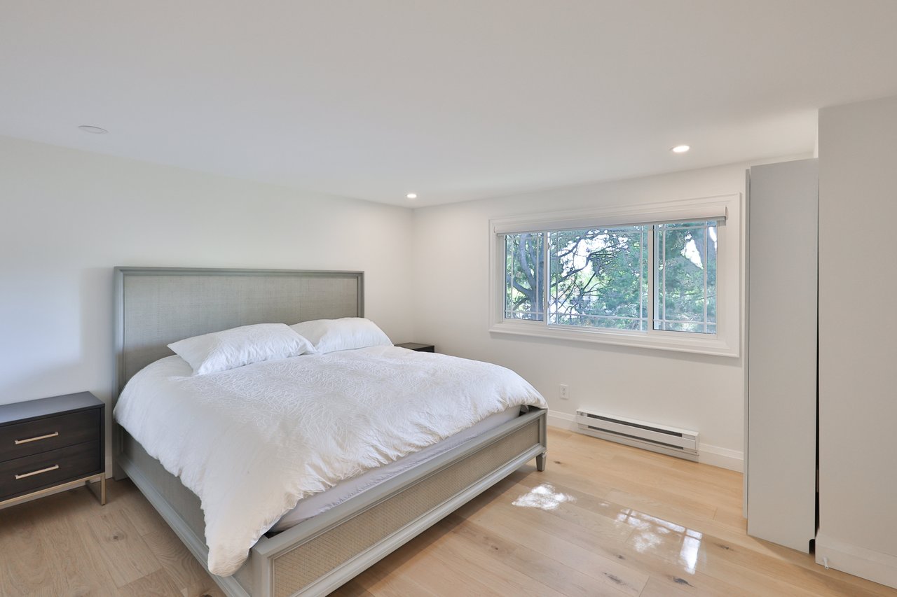 222 Vance Drive, Oakville