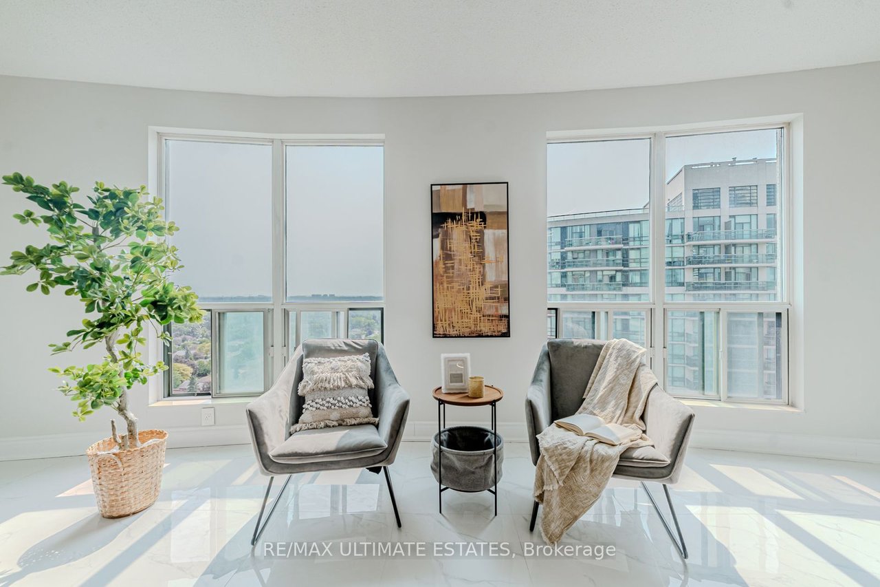 STUNNING 3BDRM PENTHOUSE