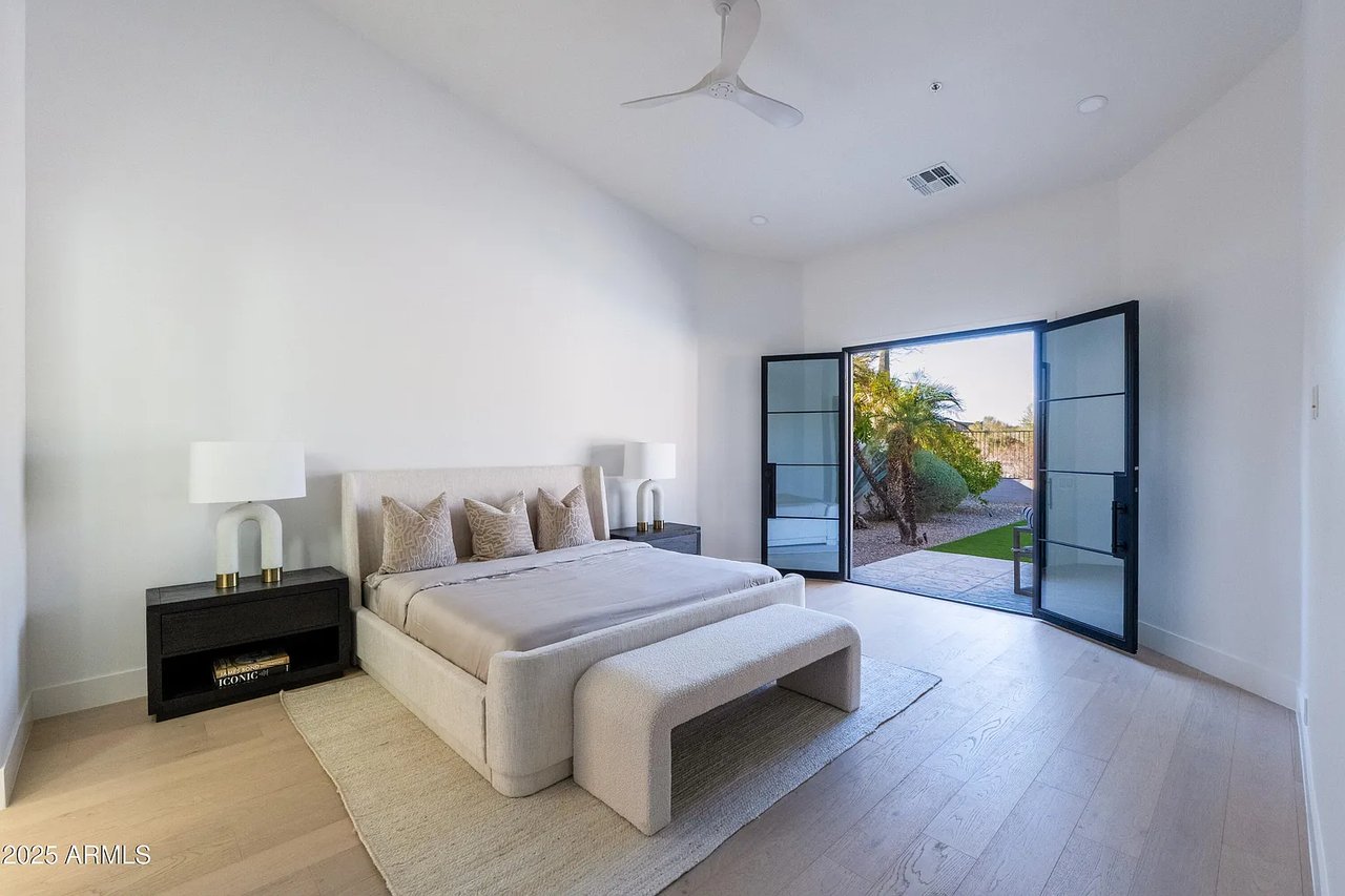9238 E PALM TREE Drive, Scottsdale