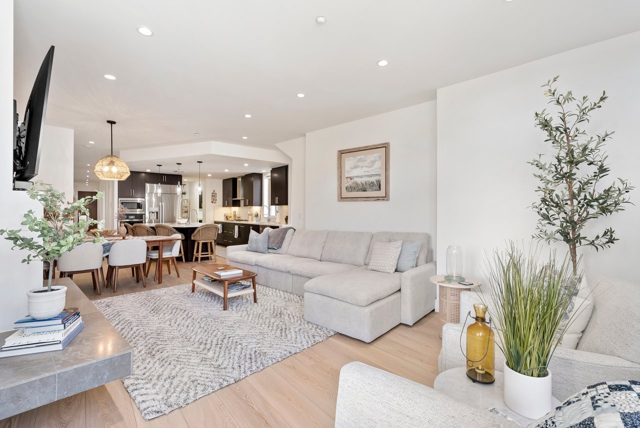 OCEANSIDE BEACH HOUSE