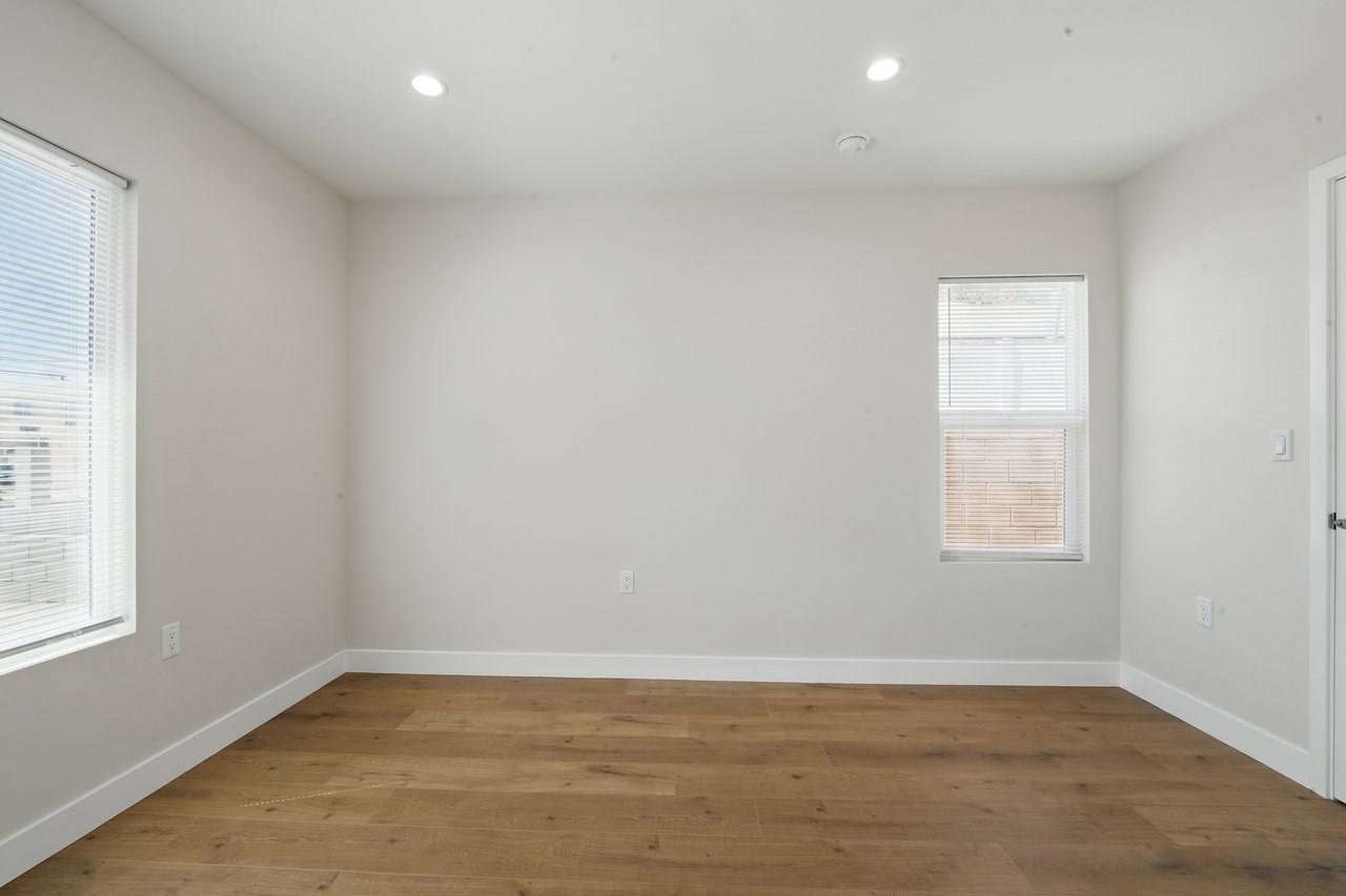 4 Units in North Hollywood