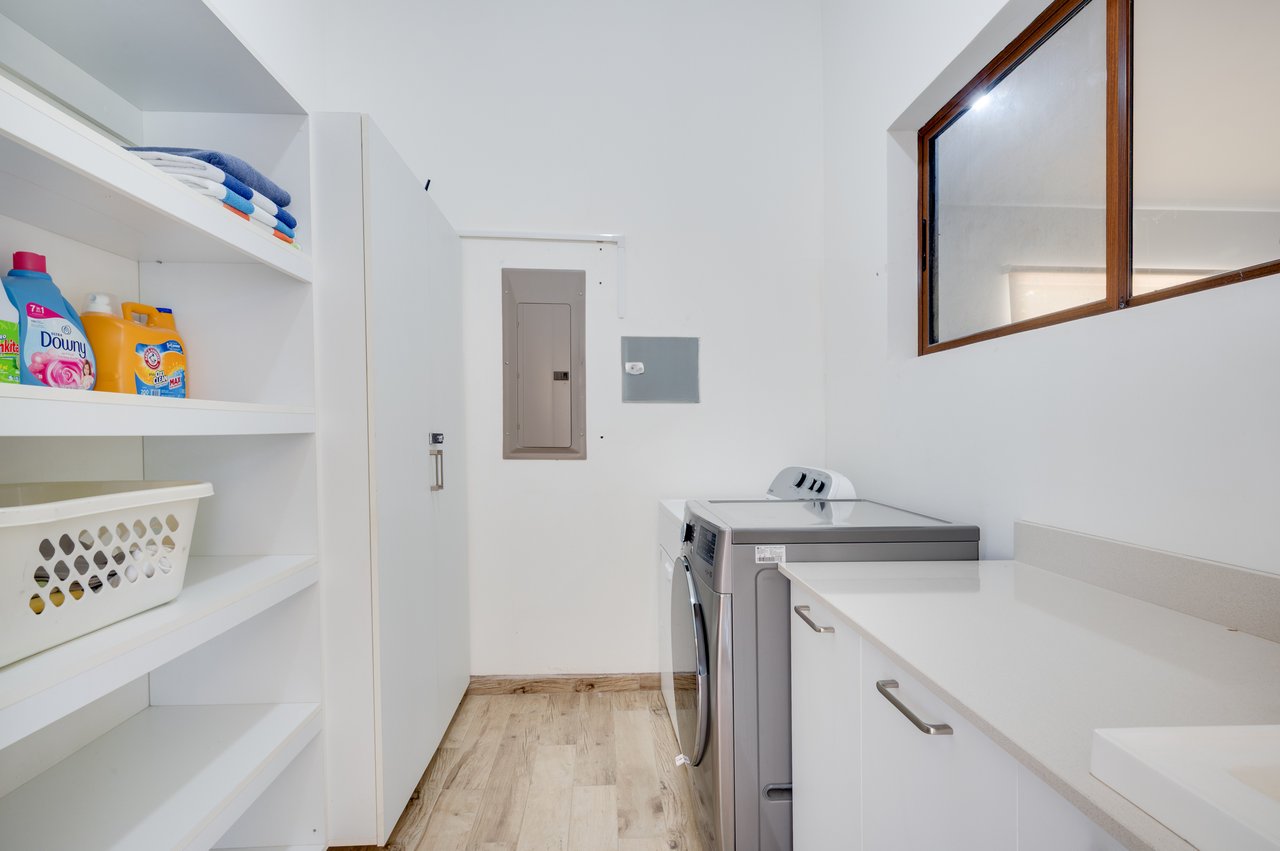 Casa Pachote | Exquisite 4-Bedroom Luxury Home in Hacienda Pinilla’s Reserva de Golf