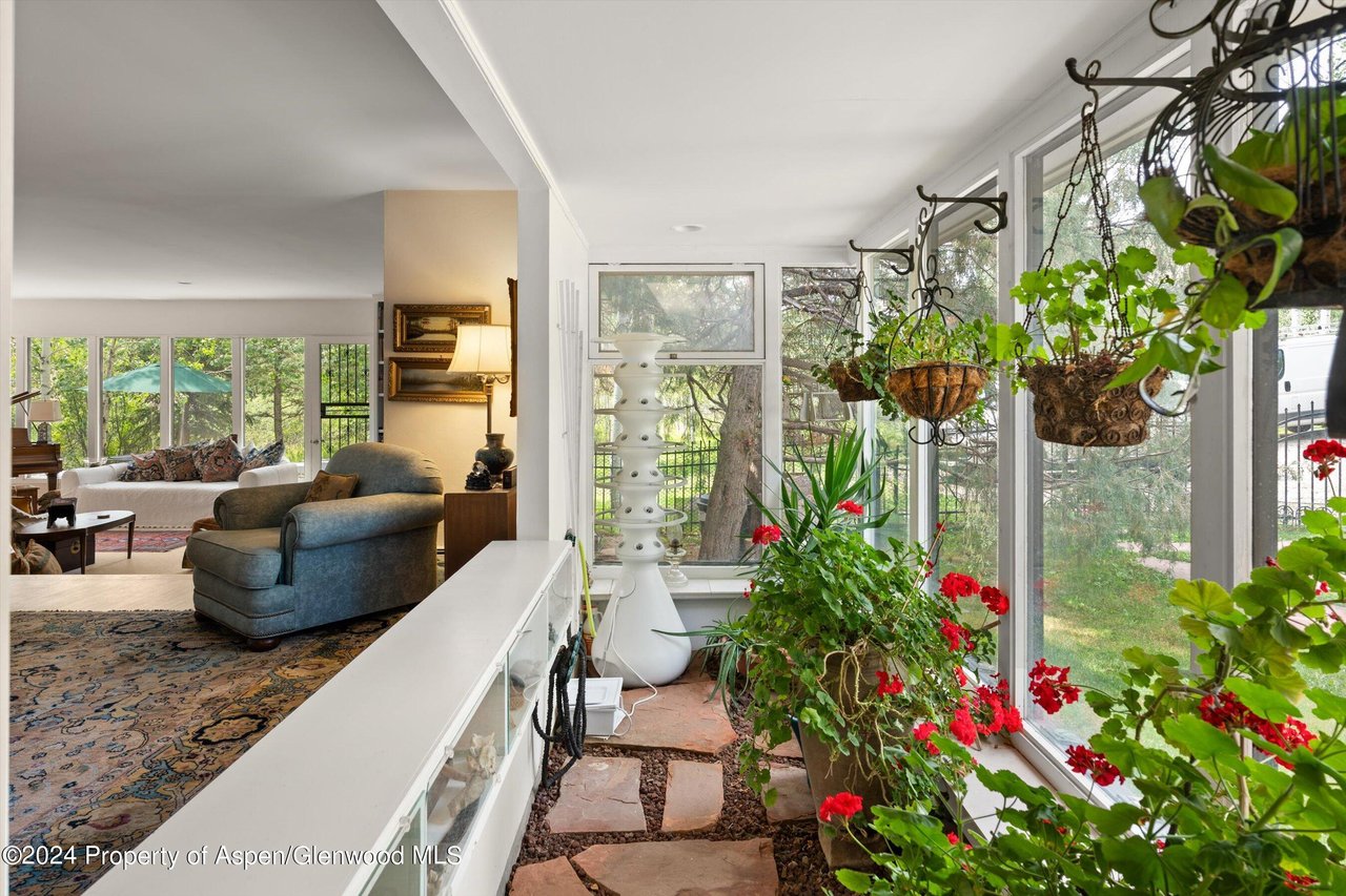 254 Twining Flats Rd