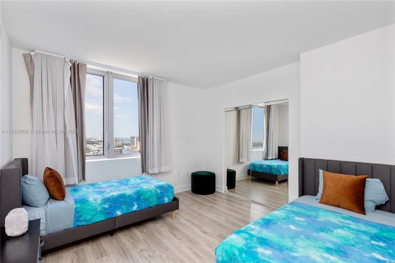 2600 E Hallandale Beach Blvd #2702