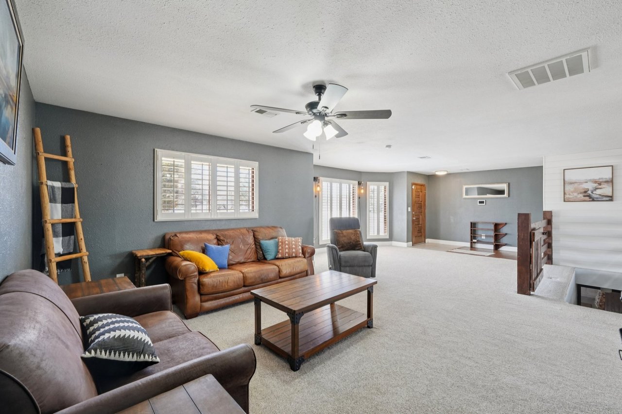 1003 W Camino Al Cielo Dr