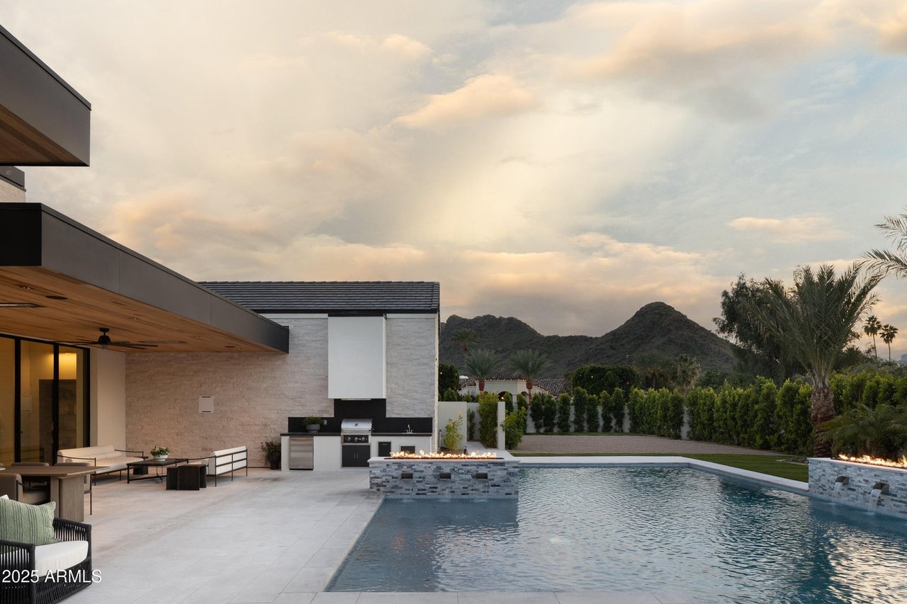 5636 E CABALLO Drive