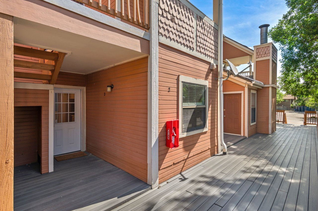 3025 Broadway Street Unit: 2