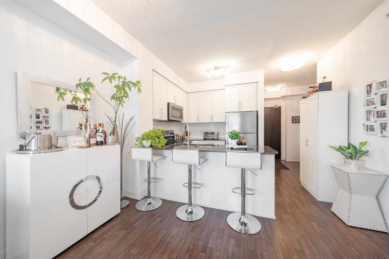 840 Queens Plate Dr 704