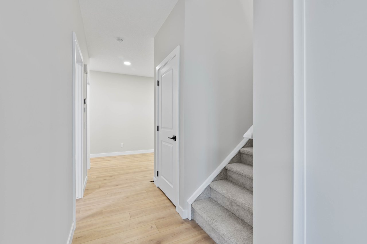 151 Belvedere Crescent SE