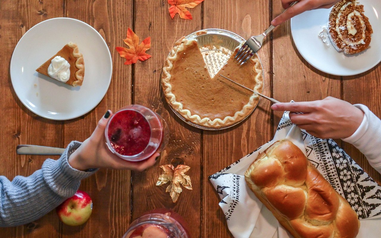 Hosting Thanksgiving At Your New Home? Here Are Last-Minute Tips to Get Ready
