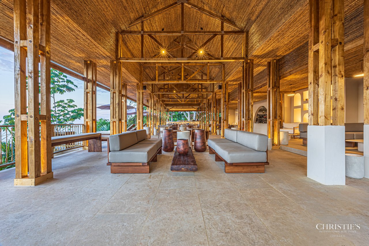 Luxury Hotel Boutique with Ocean Views | Walking distance to the beach | 13.2 Acres