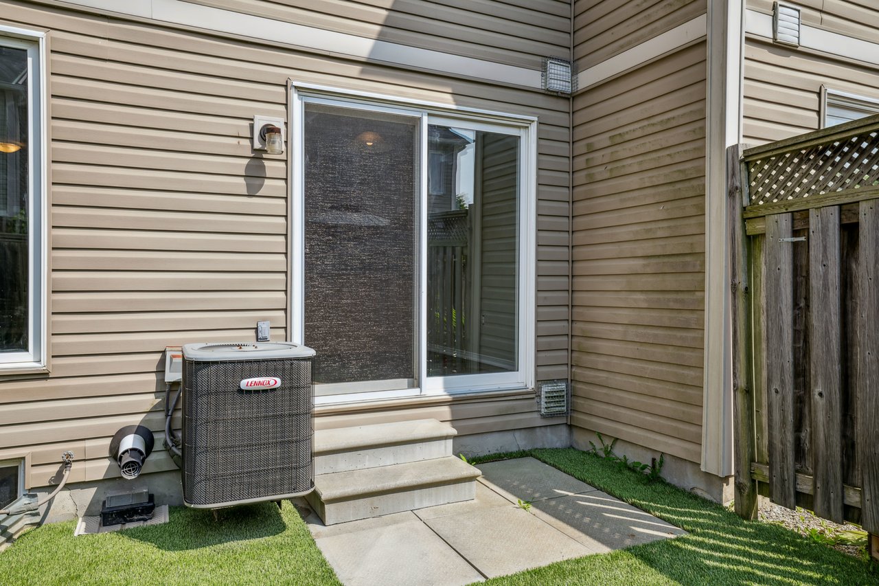 Freehold Townhouse on Quiet Court