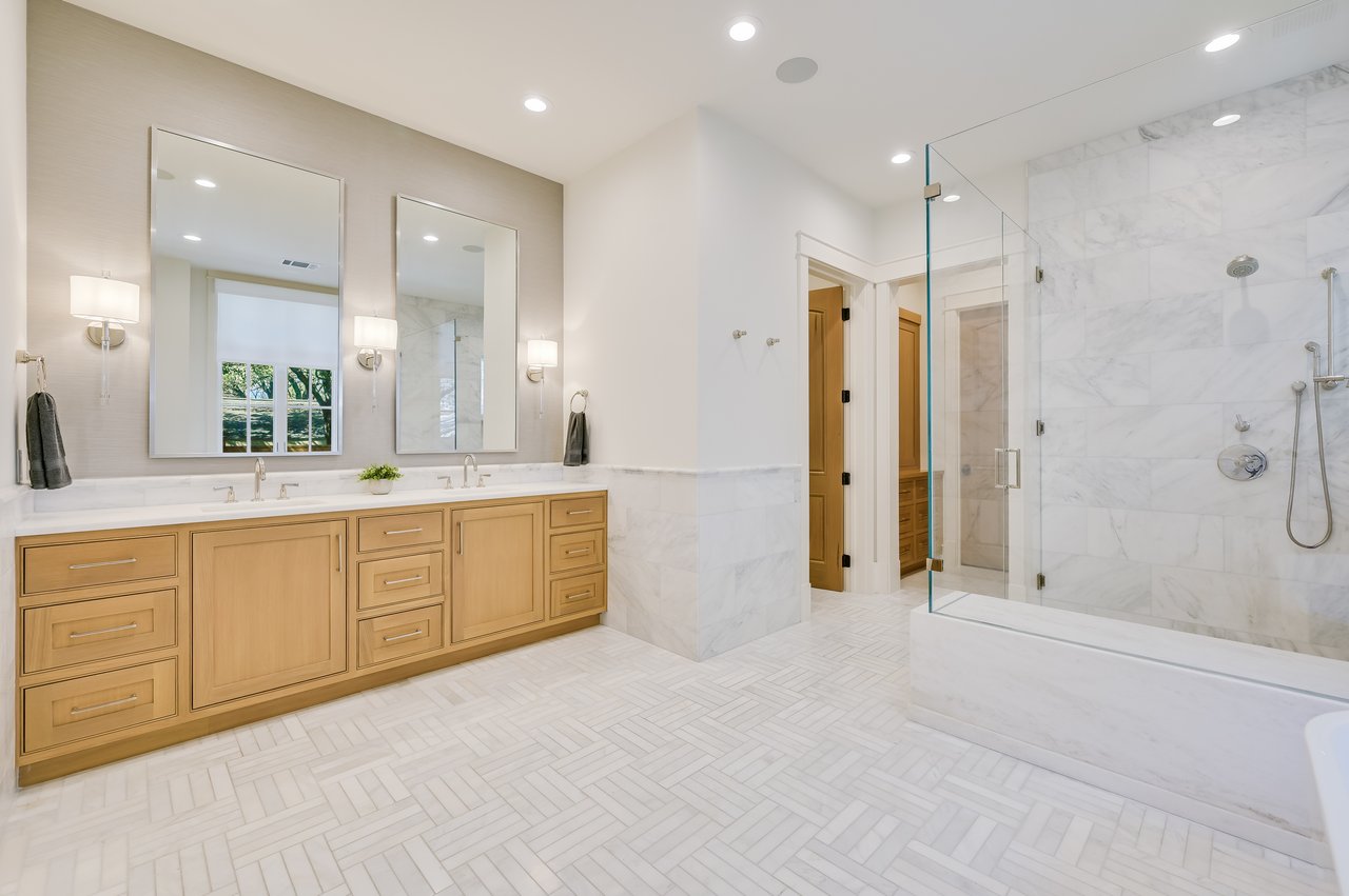 4907 Rollingwood Drive