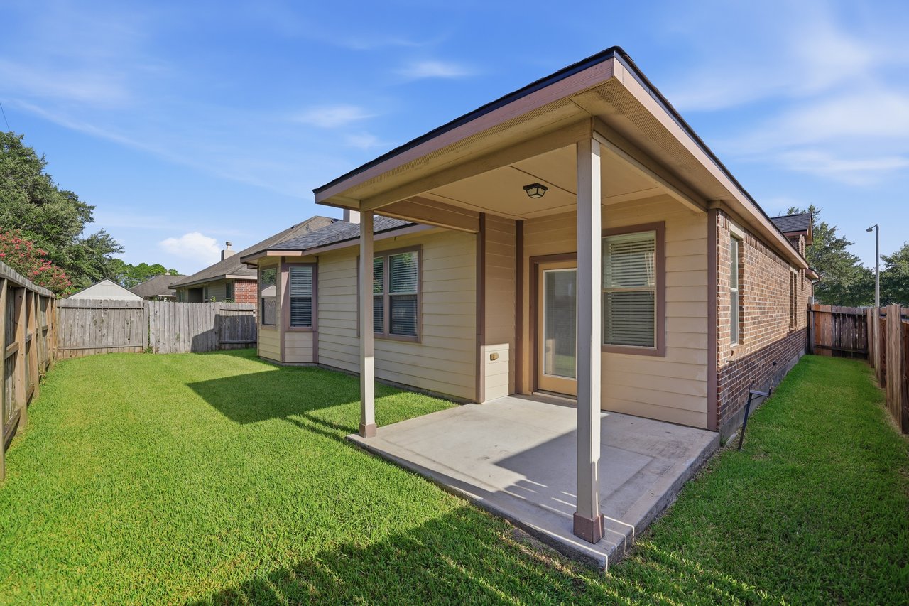 2412 Via Montesano