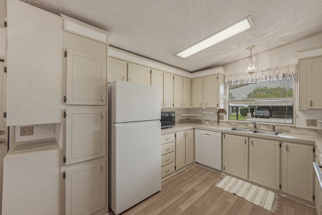 35116 COLONY HILLS DR