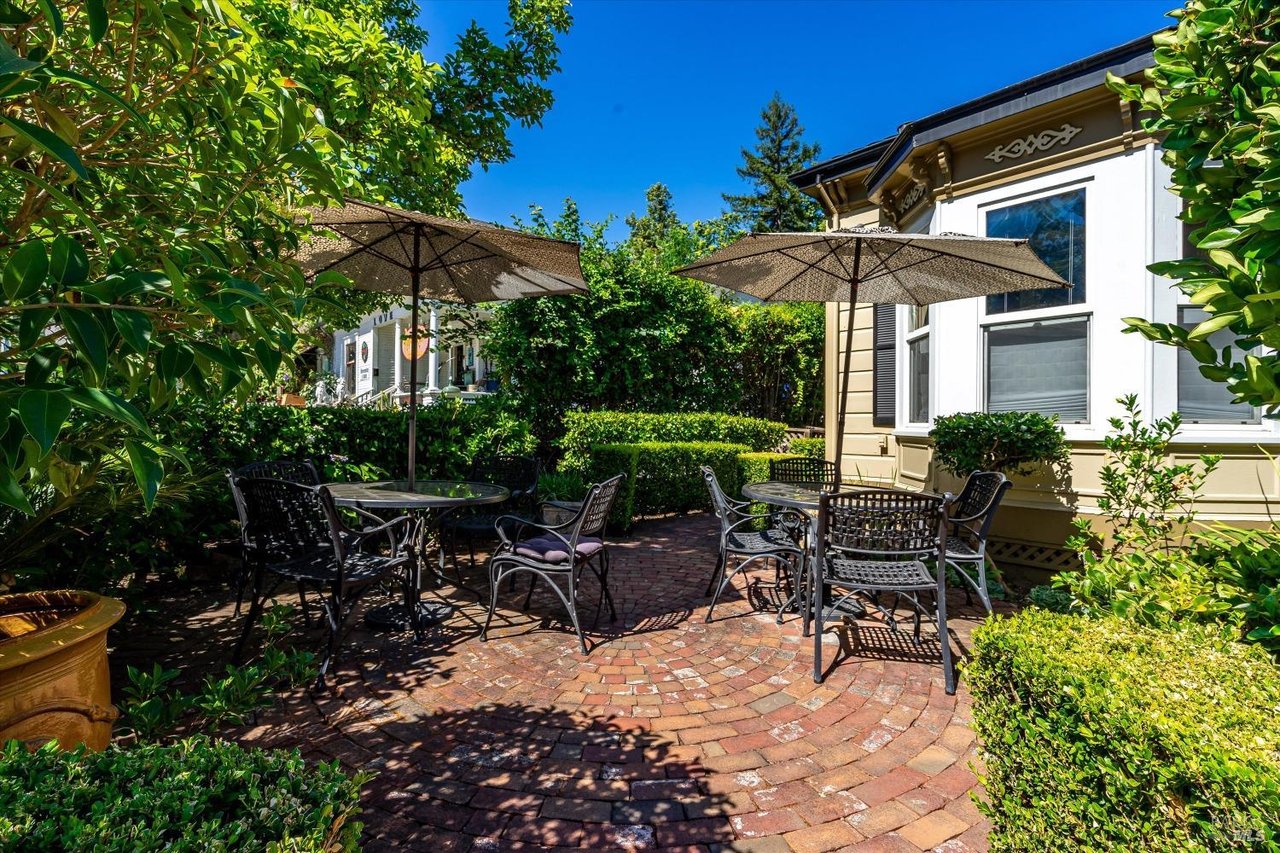 1139 Lincoln Ave, Calistoga