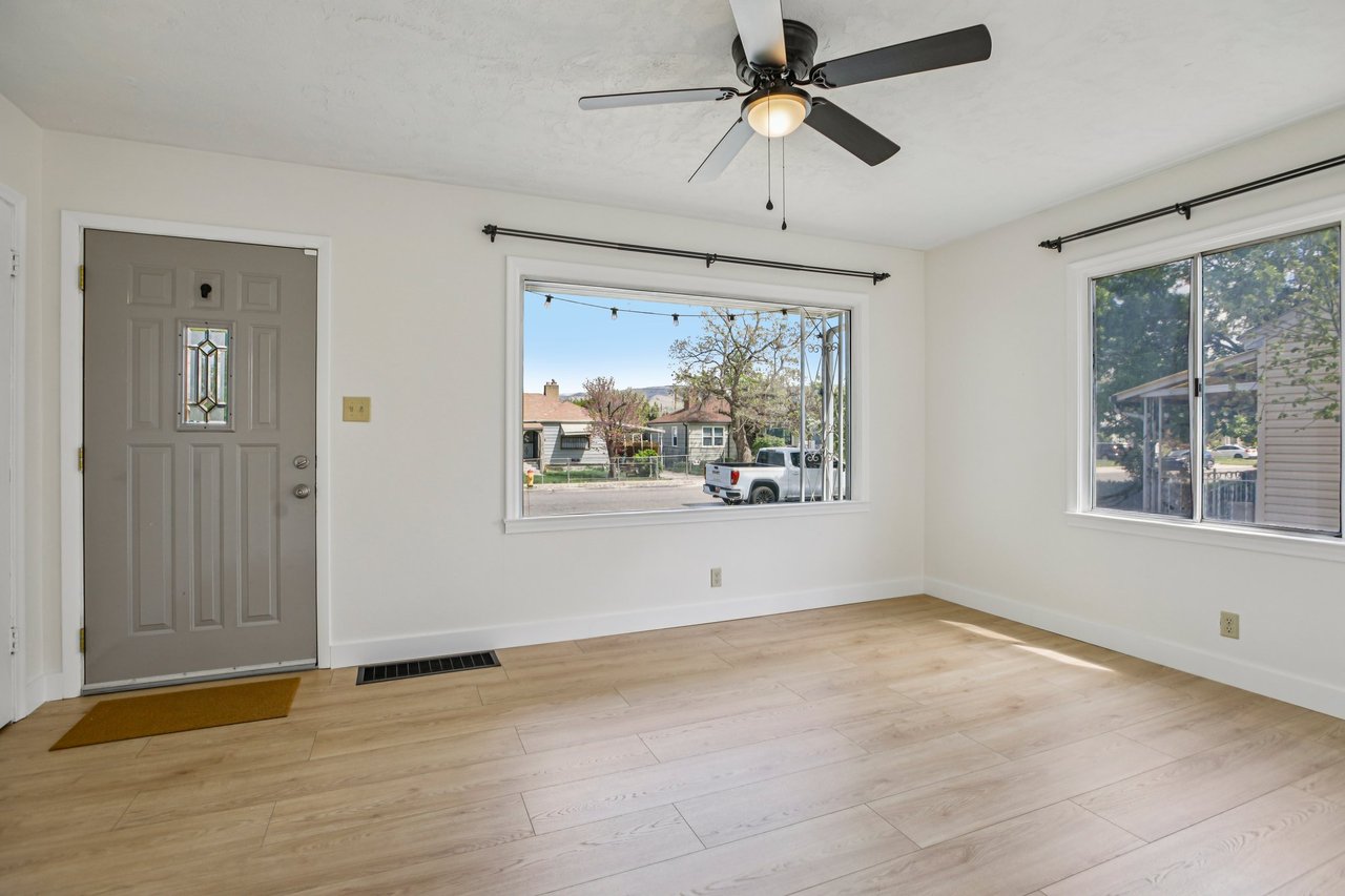 849 W Montague Ave