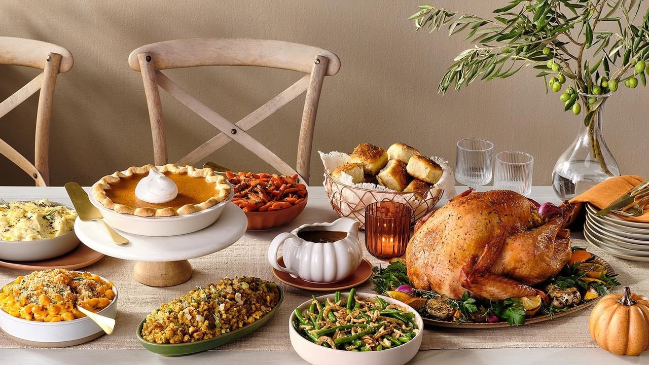 “Arizona Kitchens, Turkey Traditions & Home Value: A Grandon Group Thanksgiving Guide”
