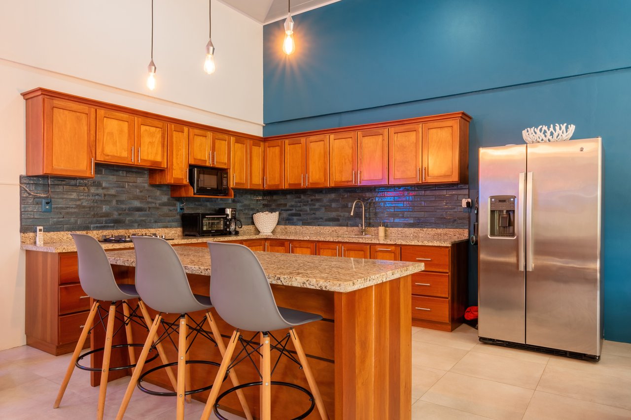 3 Bedroom Stylish Oasis, Close to the Beach and the Uvita River!