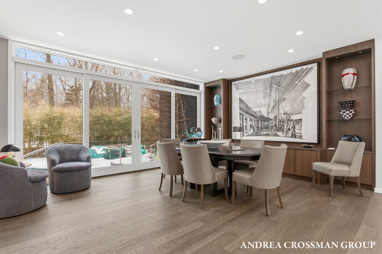 6919 Bendemeer Drive