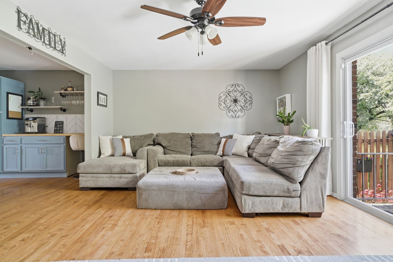 2401 Tudor Court