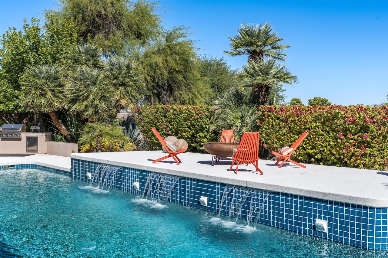 7124 E FOOTHILL Drive