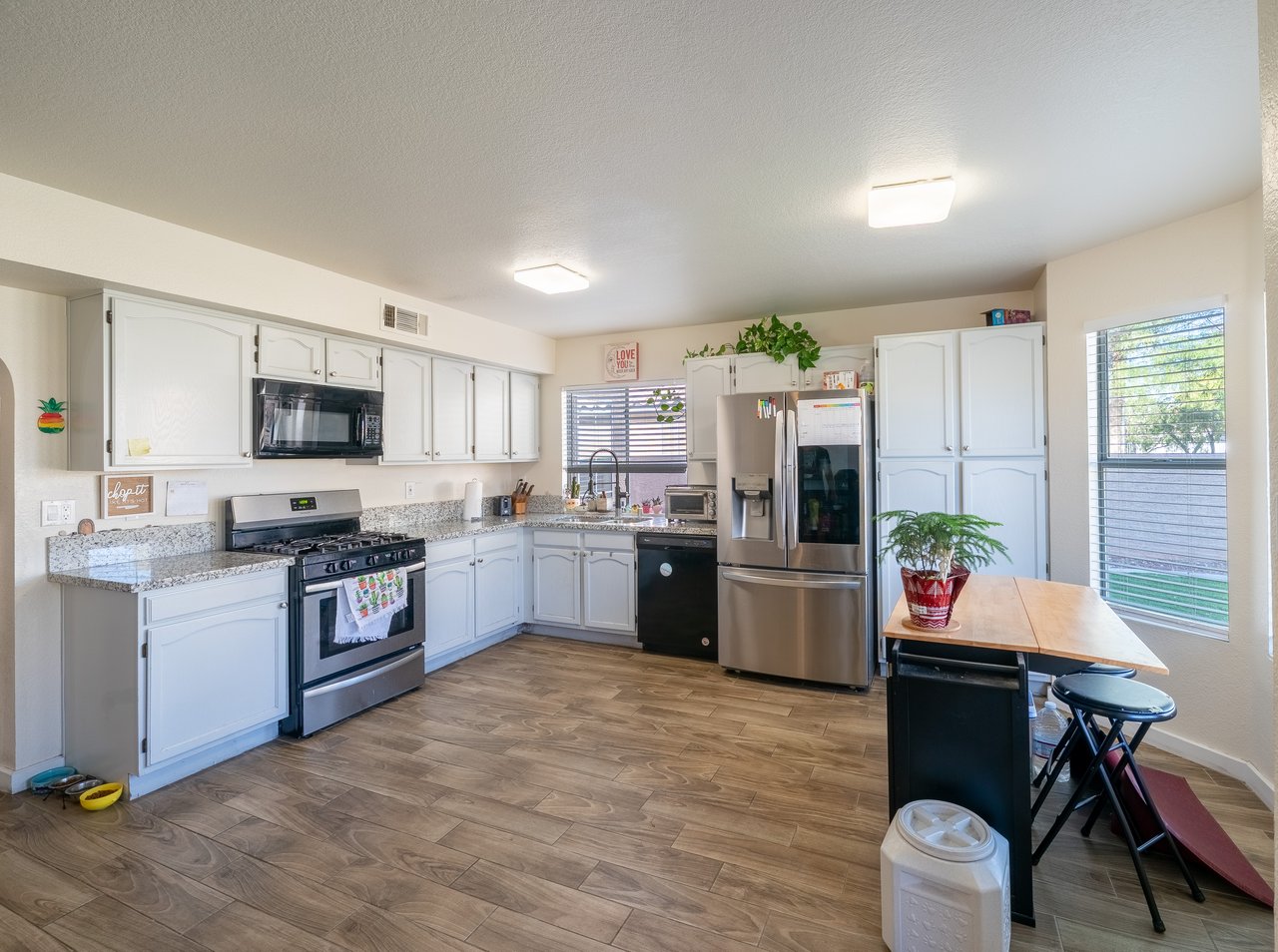 5620 Desert Creek Way