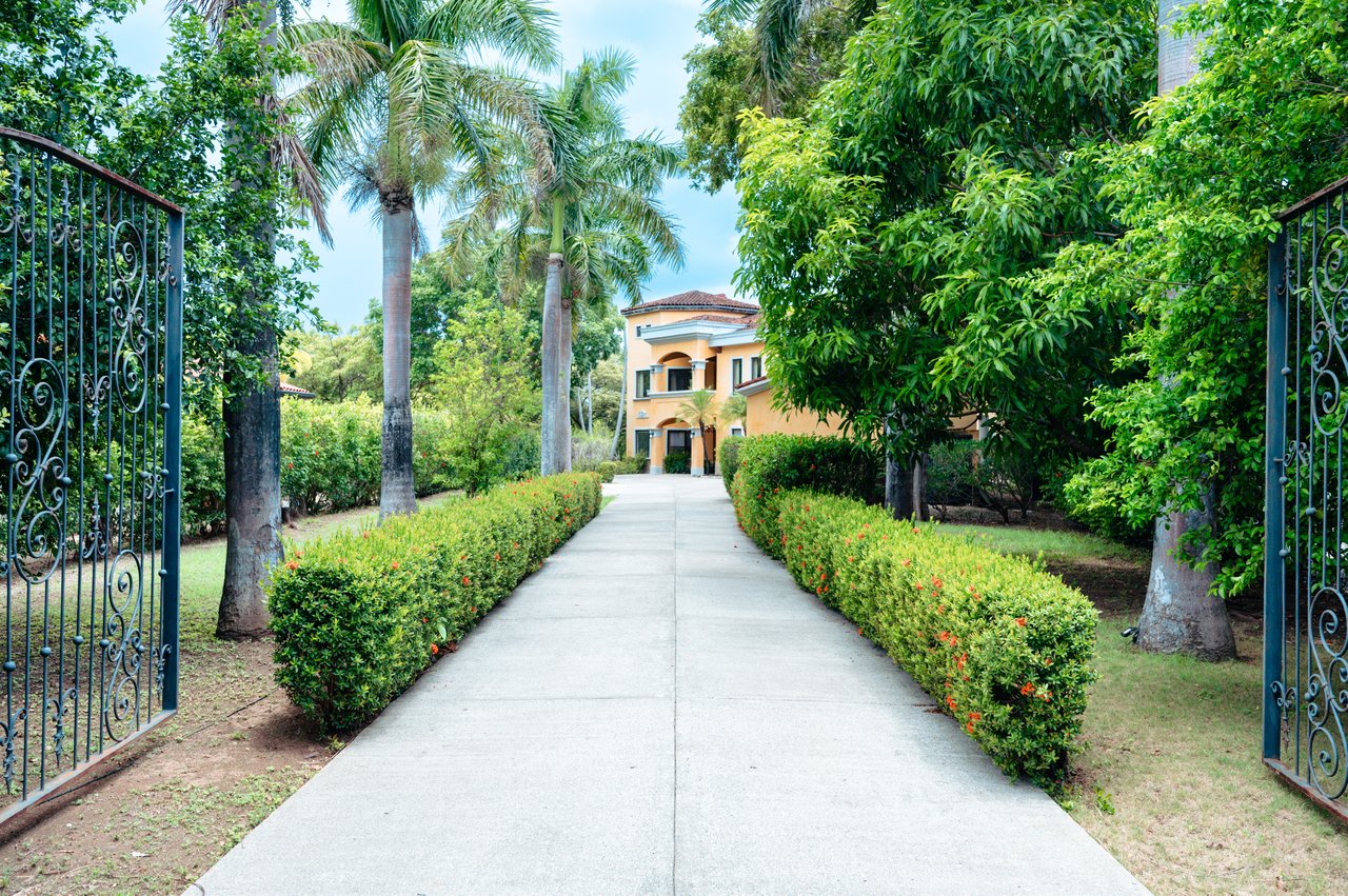 Casa Neptuno Beachfront Home  - Hacienda Pinilla