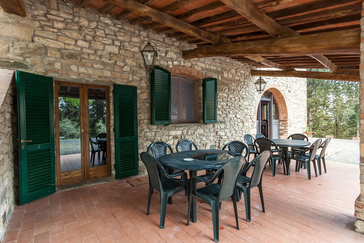 High End Country Villa With Apartments