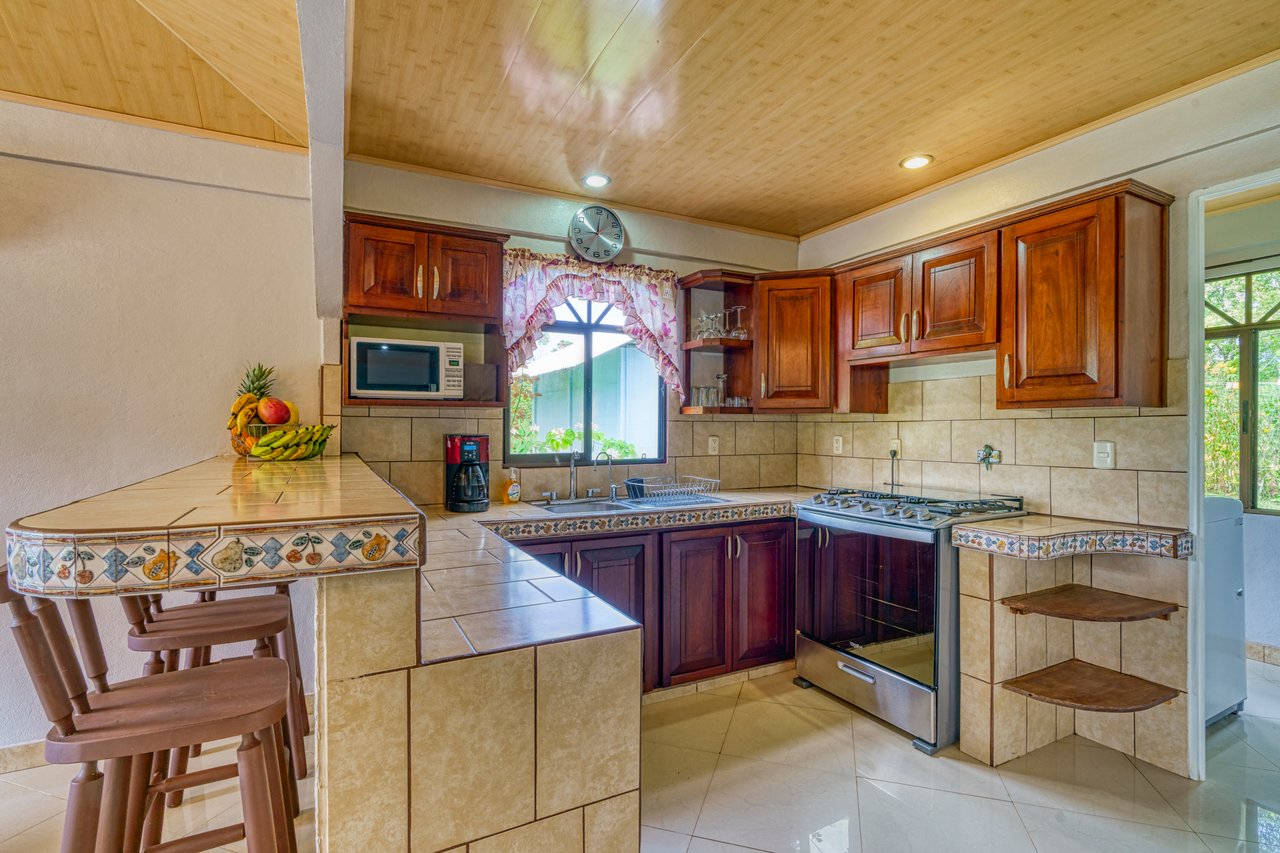 Casa Colibri - Easy Access, Beautiful, Private Lot