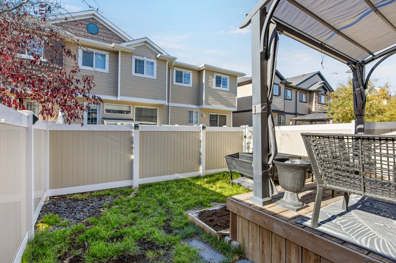 116 Royal Birch Mount NW
