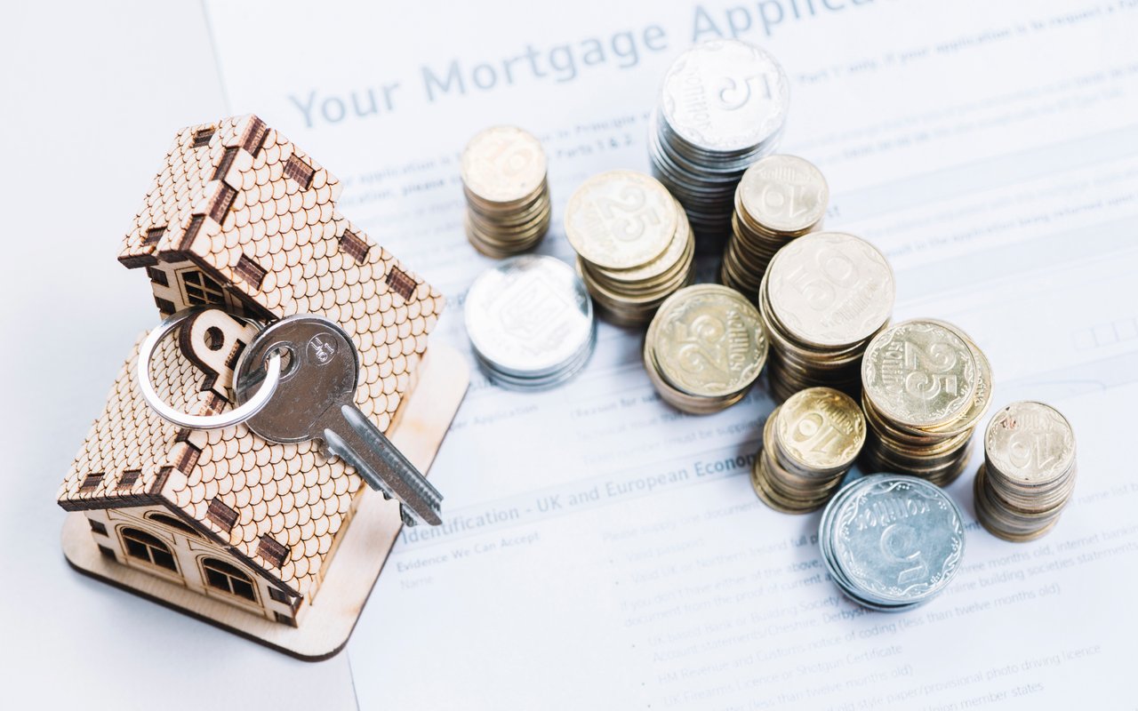 Fixed-Rate vs Adjustable-Rate Mortgage: Which Is Right For You?