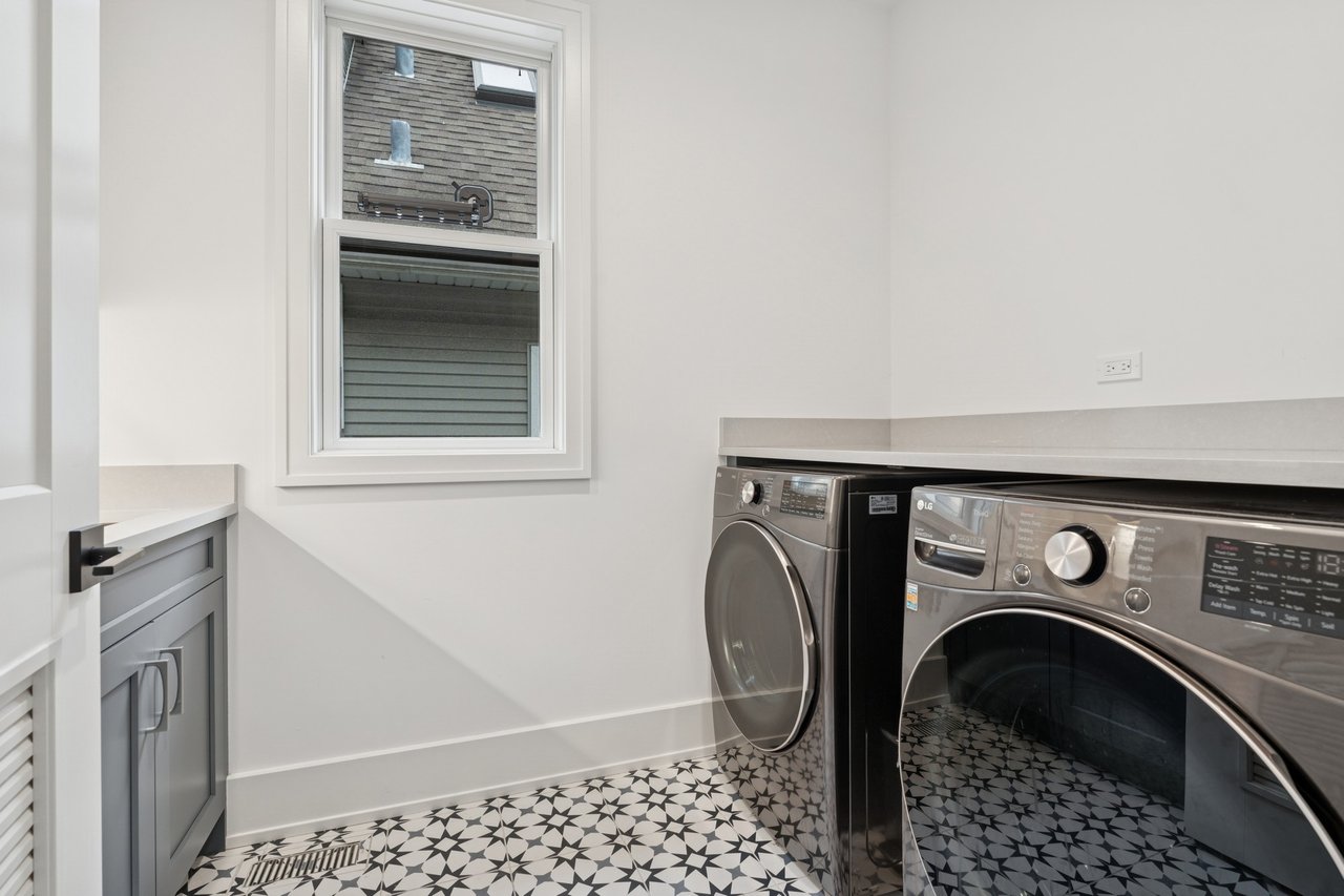 2026 W. Waveland- A North Center Gem!