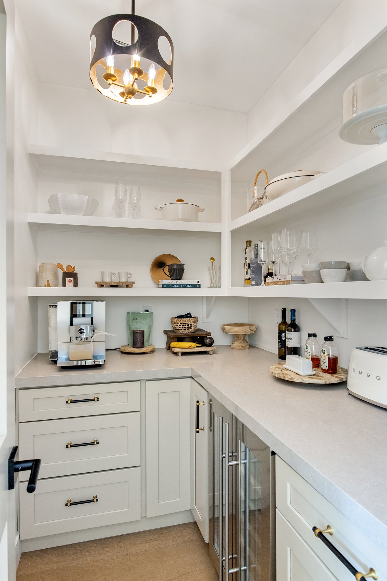 4119 E INDIANOLA Avenue