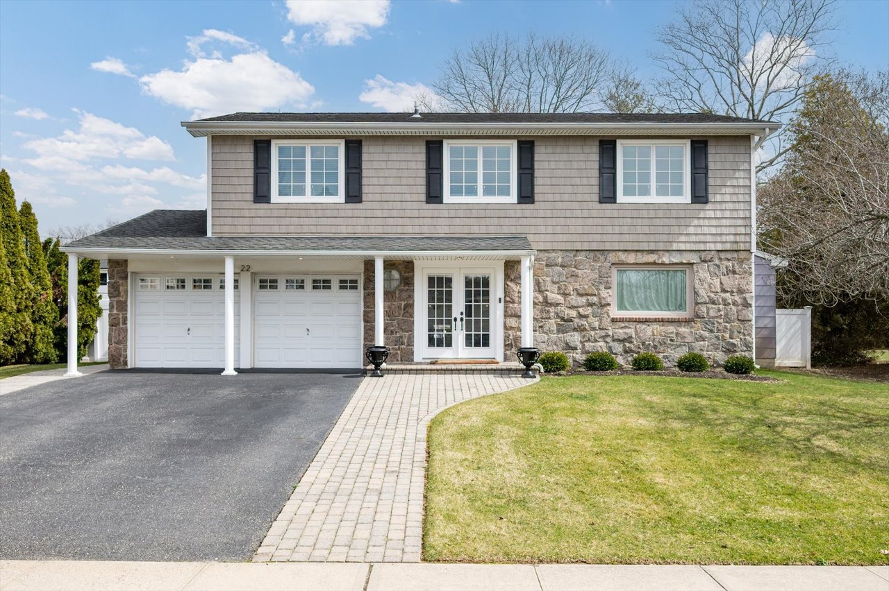 22 Delaware Ave in West Birchwood