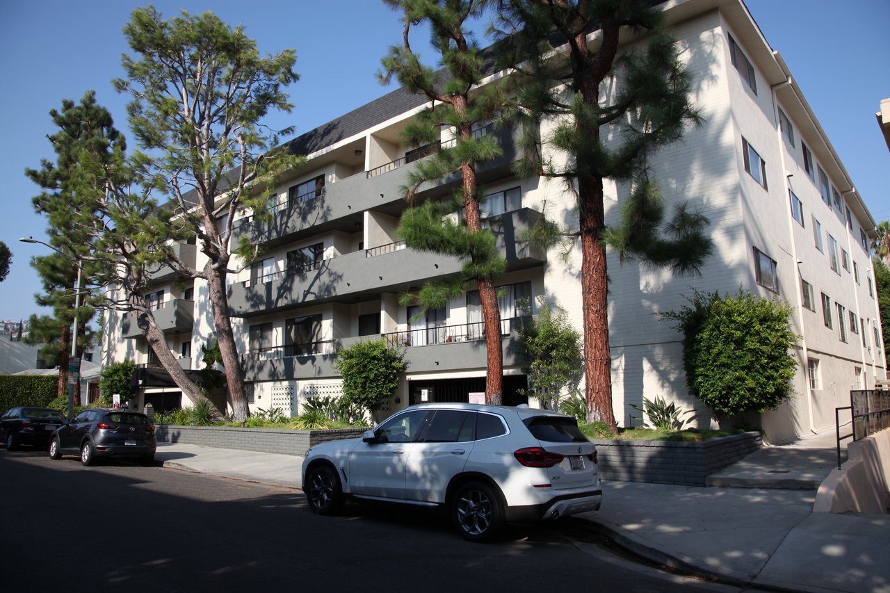 700 Westmount Dr #105