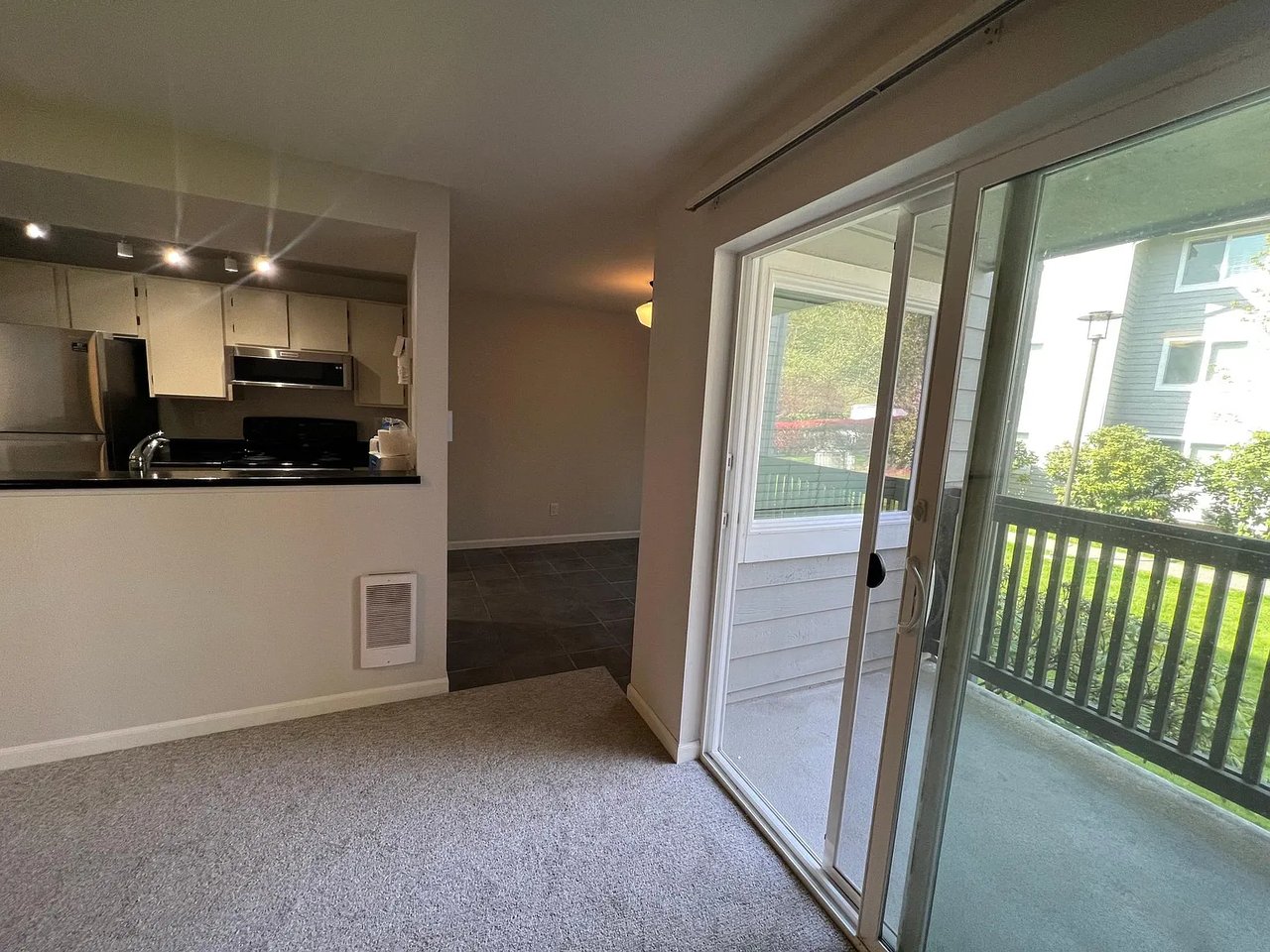 6700 NE 182nd St APT B203