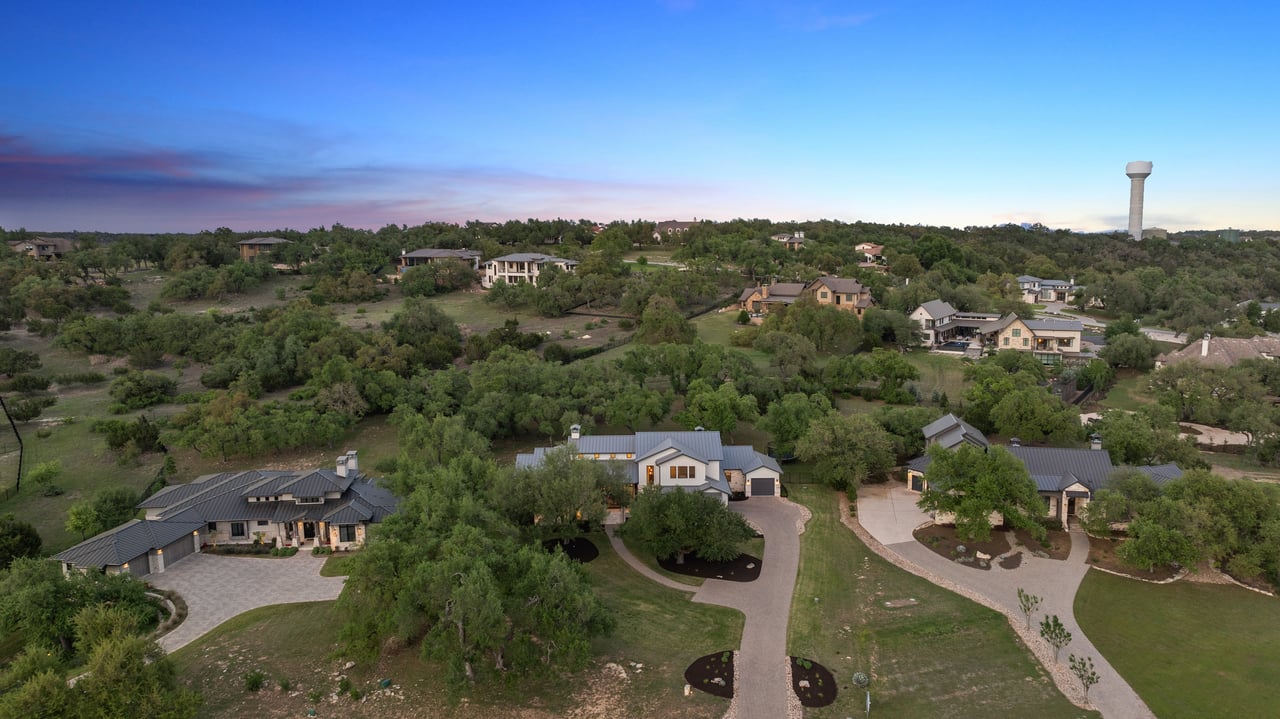 8325 Lakewood Ridge Cv