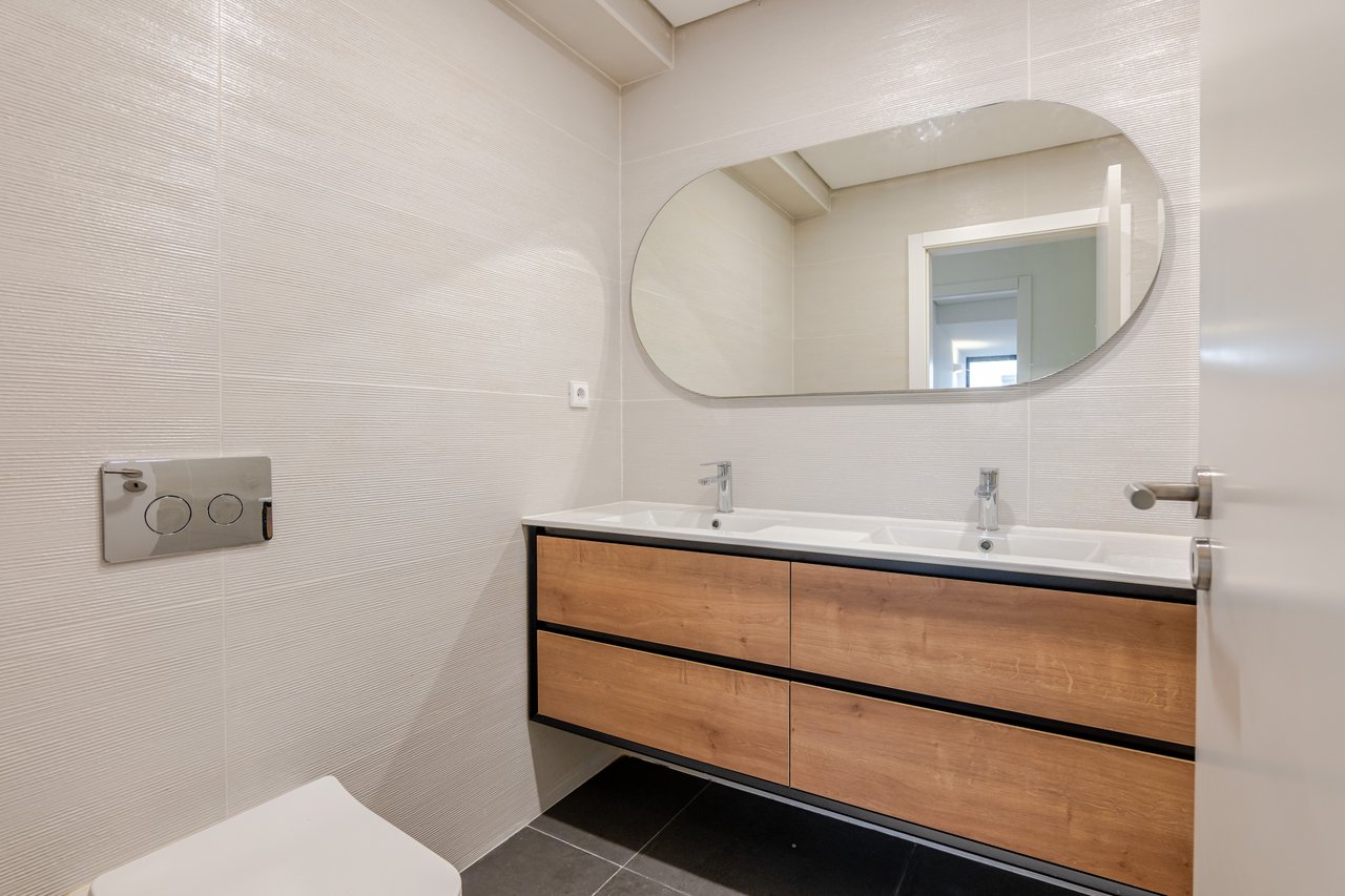 Renovated 3-Bedroom Apartment with 2 Bathrooms and Lift in Bonfim, Porto