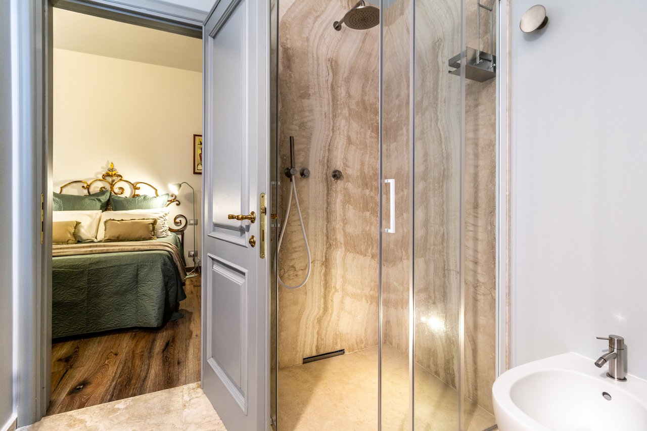 Tuscan Villa With Panoramic Country Views