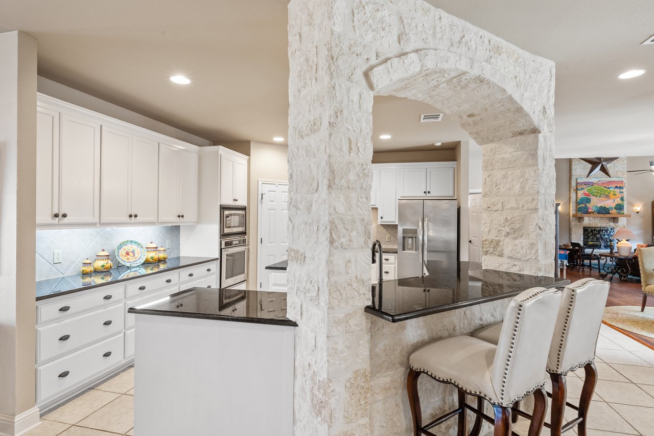 156 Northview Ln, Fredericksburg, TX