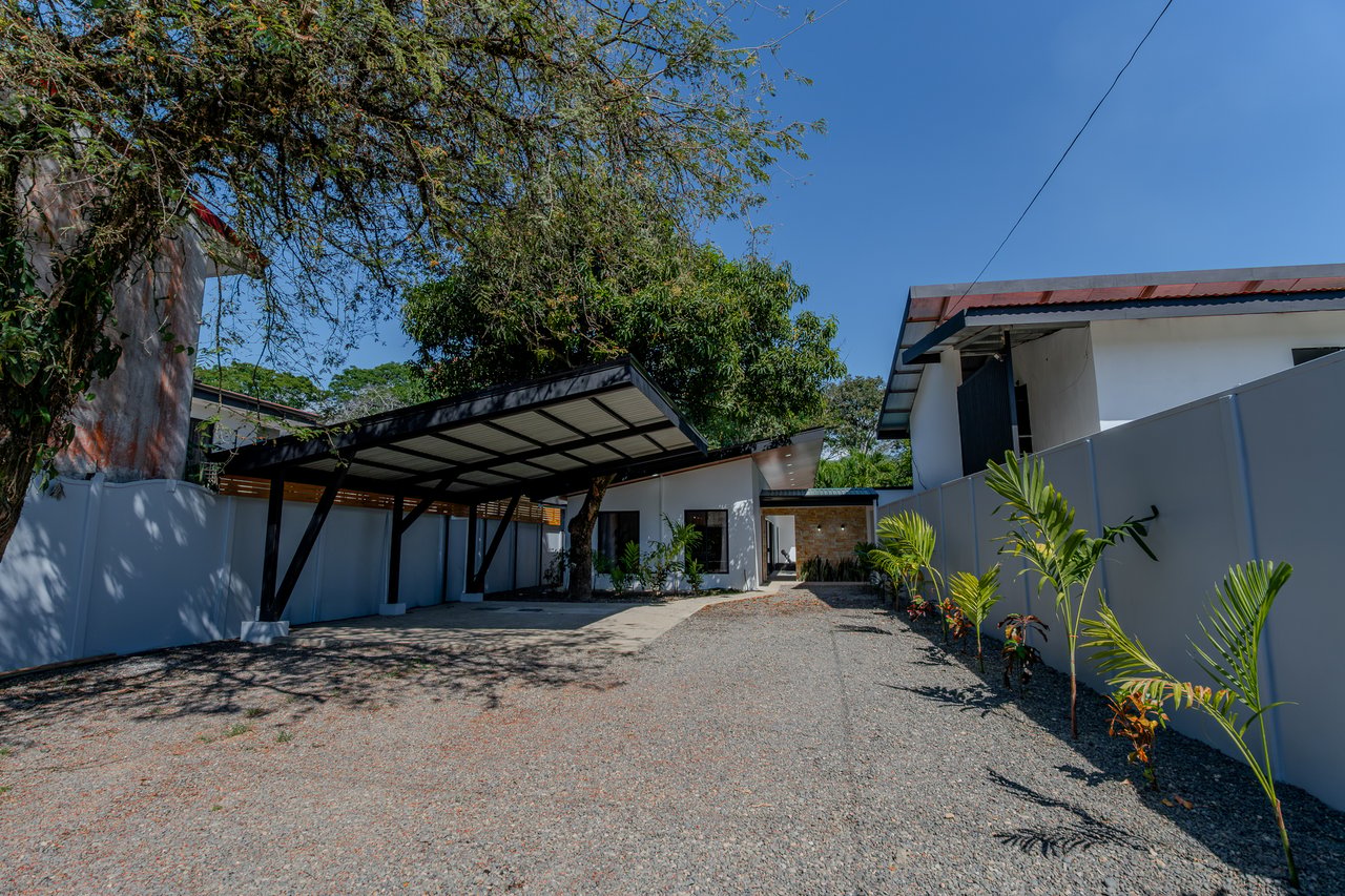 LOCATION,LOCATION, LOCATION – 3-BEDROOM VILLA STEPS FROM THE BEACH