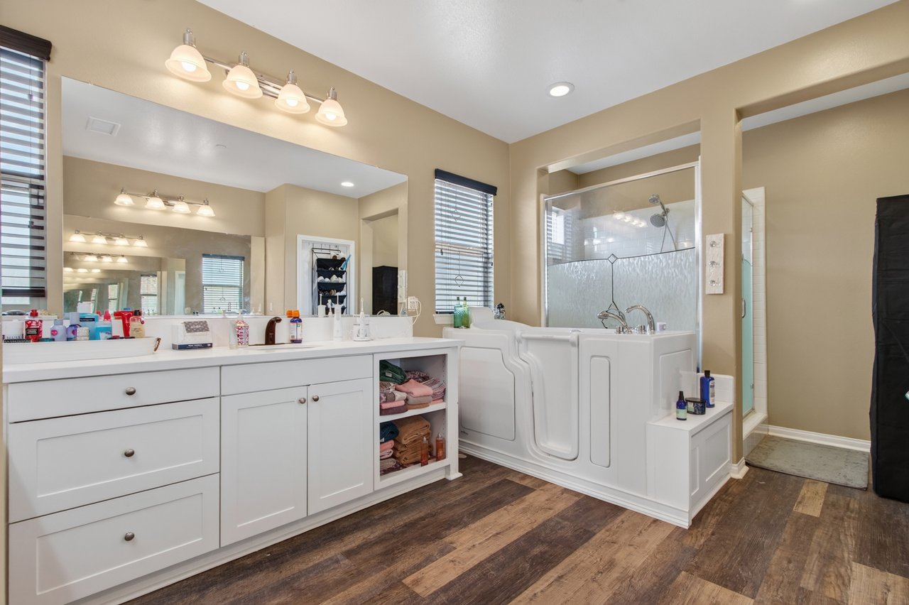 27867 Huron Ct